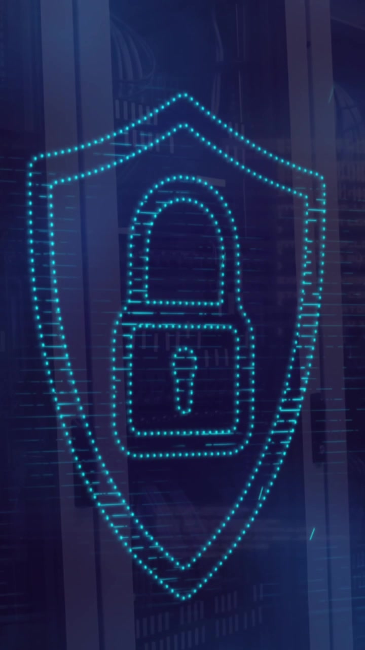 Animazione di punto luce su icona lucchetto di sicurezza ed elaborazione dati su sfondo sala server di computer.