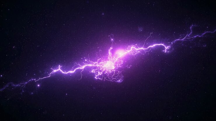 Filamento centrale di illuminazione che pulsa e si dirama in un campo stellare scuro, emettendo un alone viola