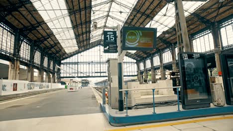 austerlitz station interior (paris austerlitz), which is one of the six large terminus railway stations