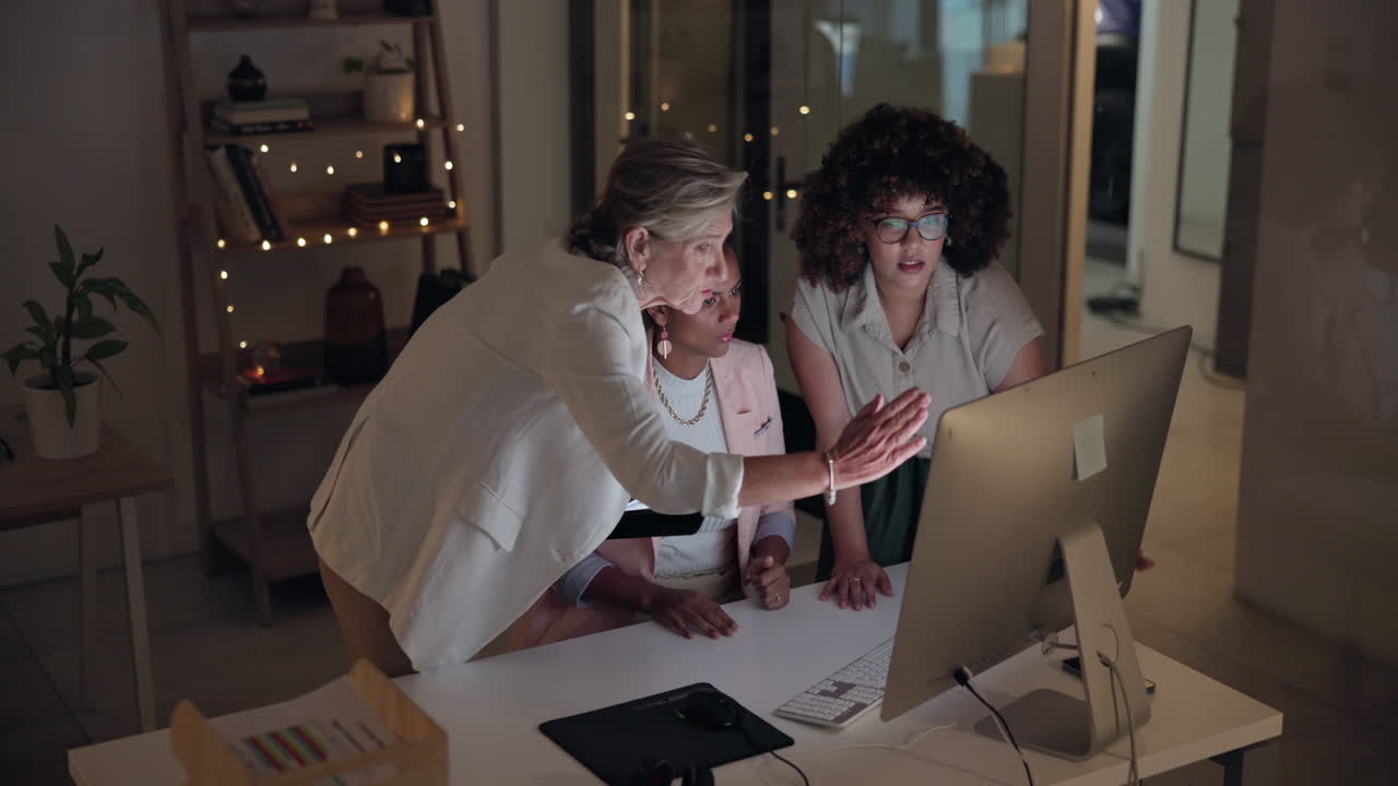 Teamwork, feedback and computer with business