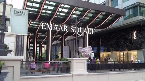 emaar square shopping mall exterior