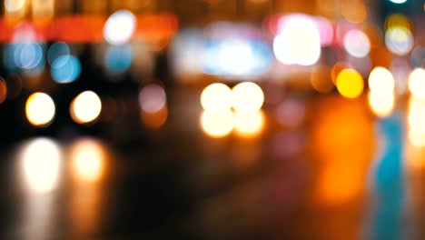 semáforos nocturnos de la ciudad desenfocados