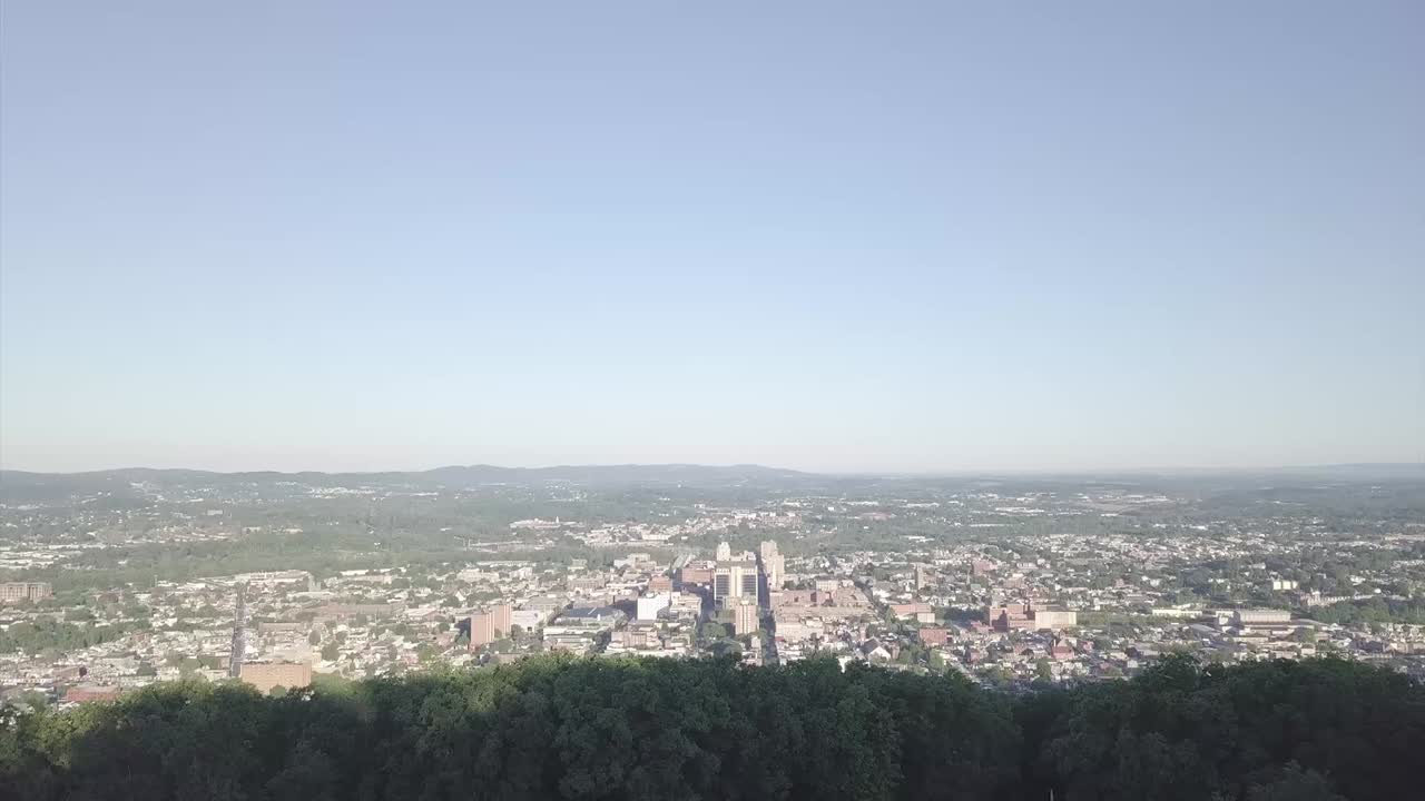 amplia vista de una ciudad