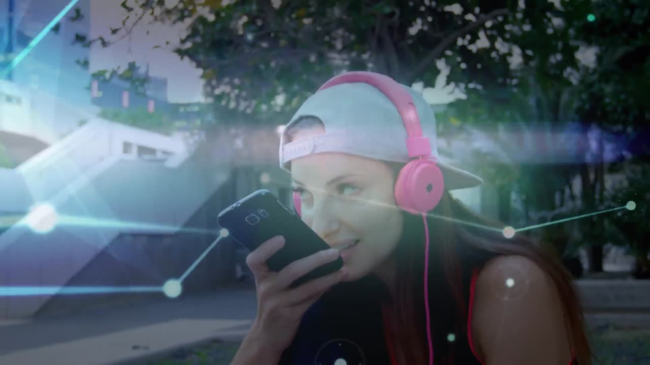 스마트 폰을 가진 여성의 네트워크를 통해