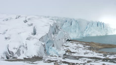 Plano-General-Del-Borde-De-Un-Impresionante-Glaciar-Derritiéndose-En-Noruega,-Estático