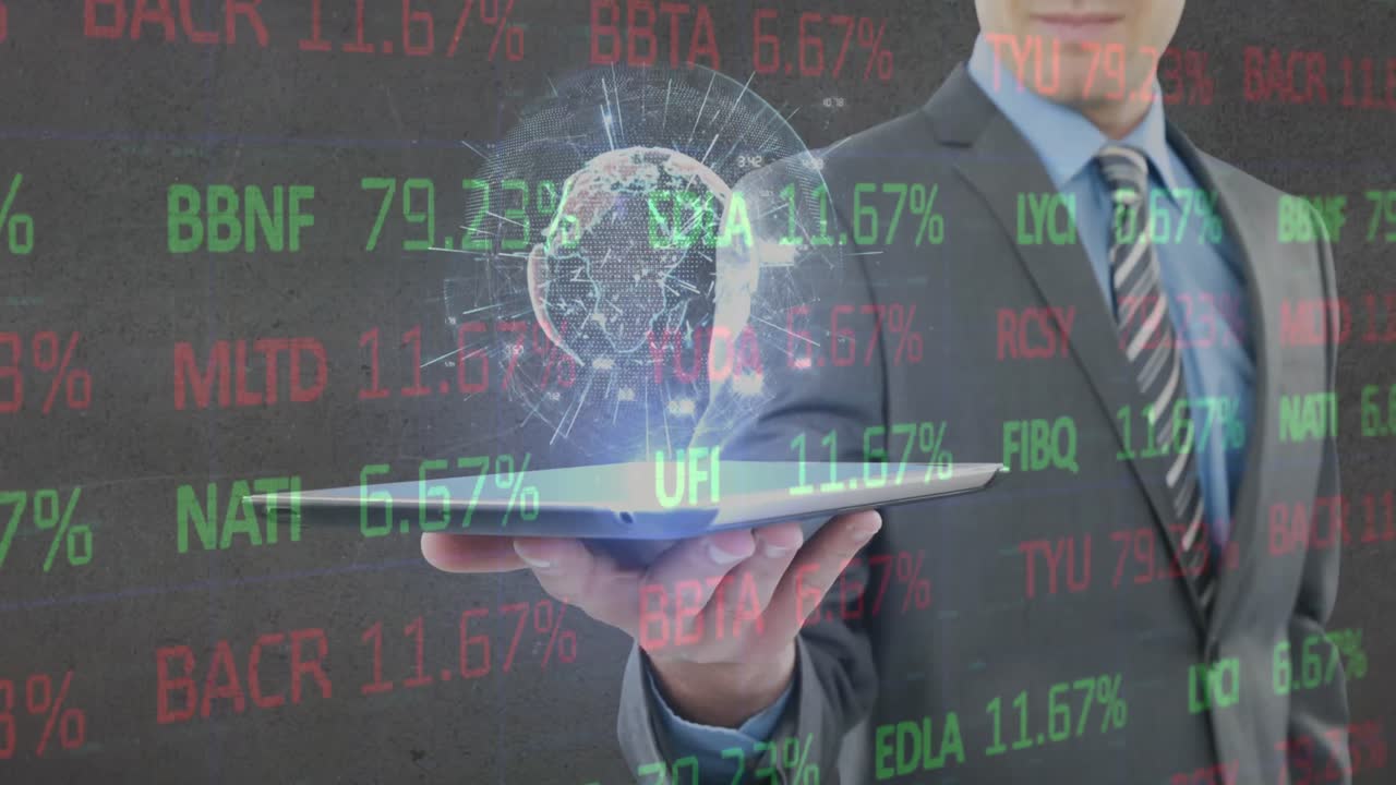 animación del procesamiento de datos financieros y el mundo sobre el hombre de negocios que sostiene la tableta