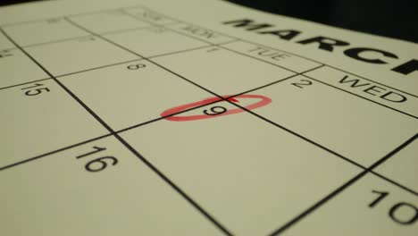 fecha marcada en un calendario para marzo