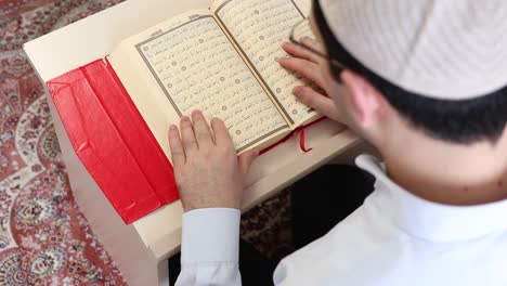 Reading-Quran-In-Mosque