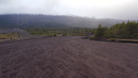 aluvión del volcán osorno dentro del parque nacional en chile