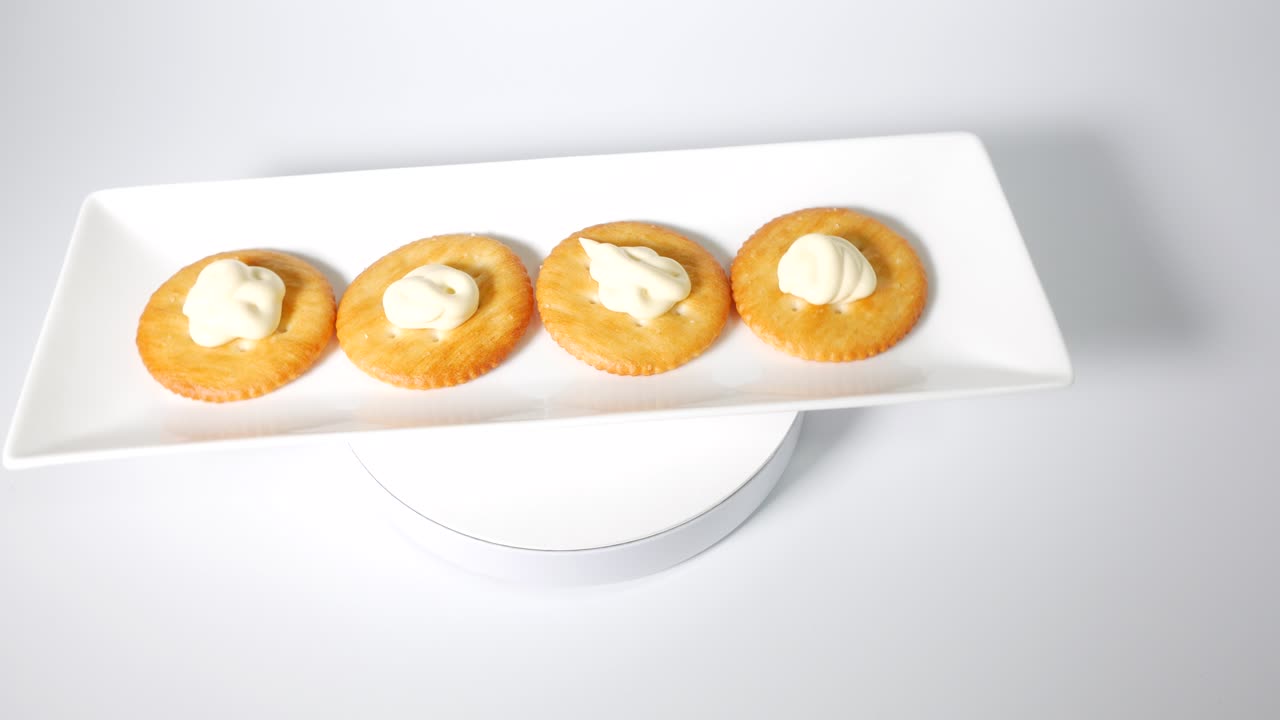 galletas redondas con mayonesa