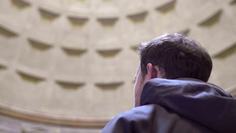 Looking-Up-At-Pantheon-Dome