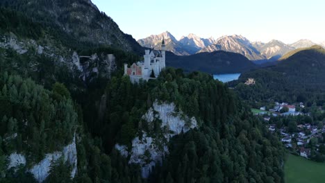 Schloss-Neuschwanstein-In-Deutschland-Luftaufnahme-Schloss-Herein