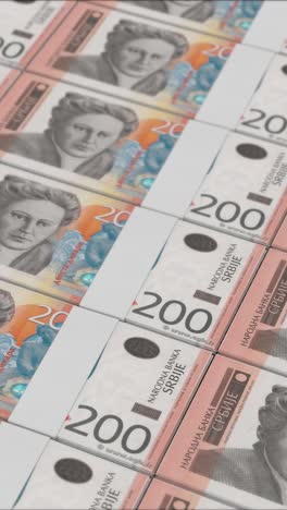 vídeo vertical de billetes de 200 dinares serbios impresos por una prensa de dinero