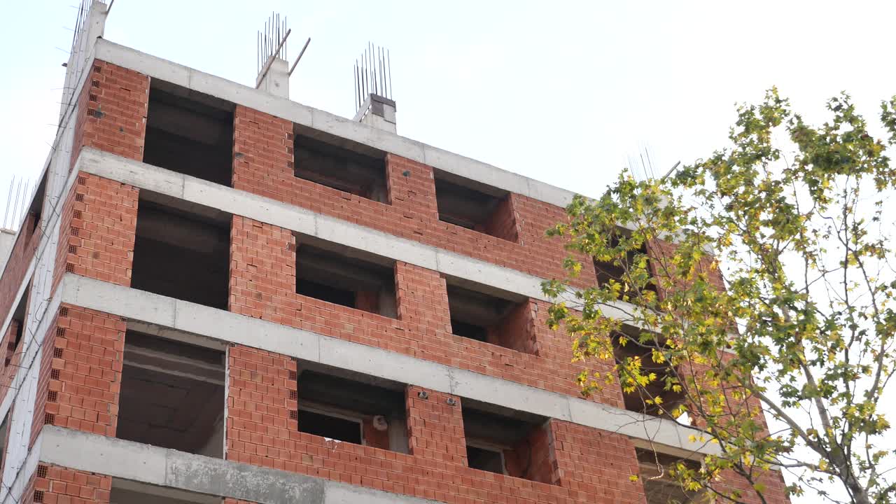 건설 중인 건물