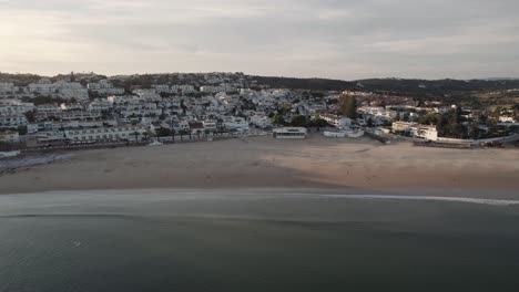 Leerer-Strand-Praia-Da-Luz,-Algarve