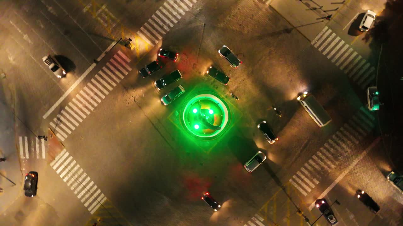 drone disparó al tráfico de la ciudad en una plaza