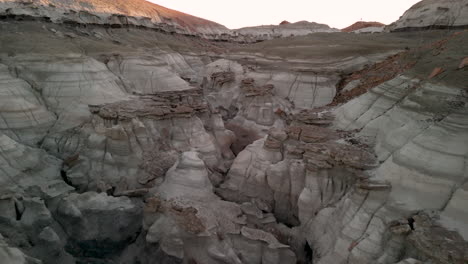 Bisti-De-na-zin-Desierto---Paso-Elevado-Del-Cañón