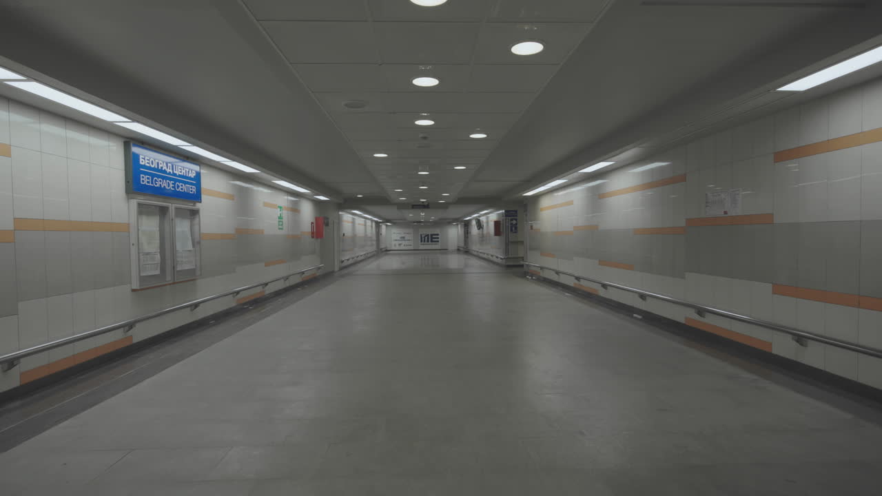 túnel de metro vacío en belgrado