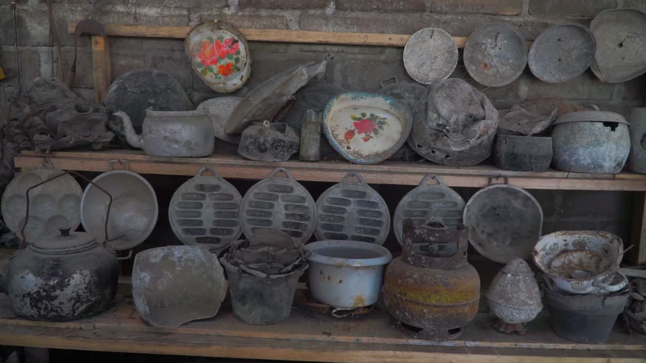 предметы домашнего обихода, уничтоженные в результате катастрофы, вызванной извержением вулкана