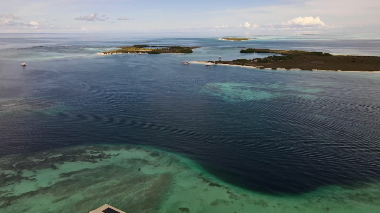Video taken with a stabilized drone at FRANCISKI, Los Roques, Venezuela