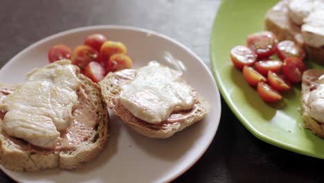 Homemade-cooking-in-casual-kitchen