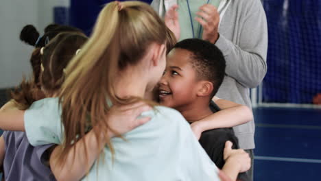 Glückliche-Kinder-Im-Sportzentrum