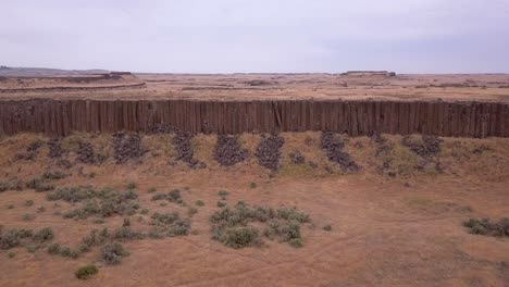 scablands flyover: rugged rock column islands from ice age flooding