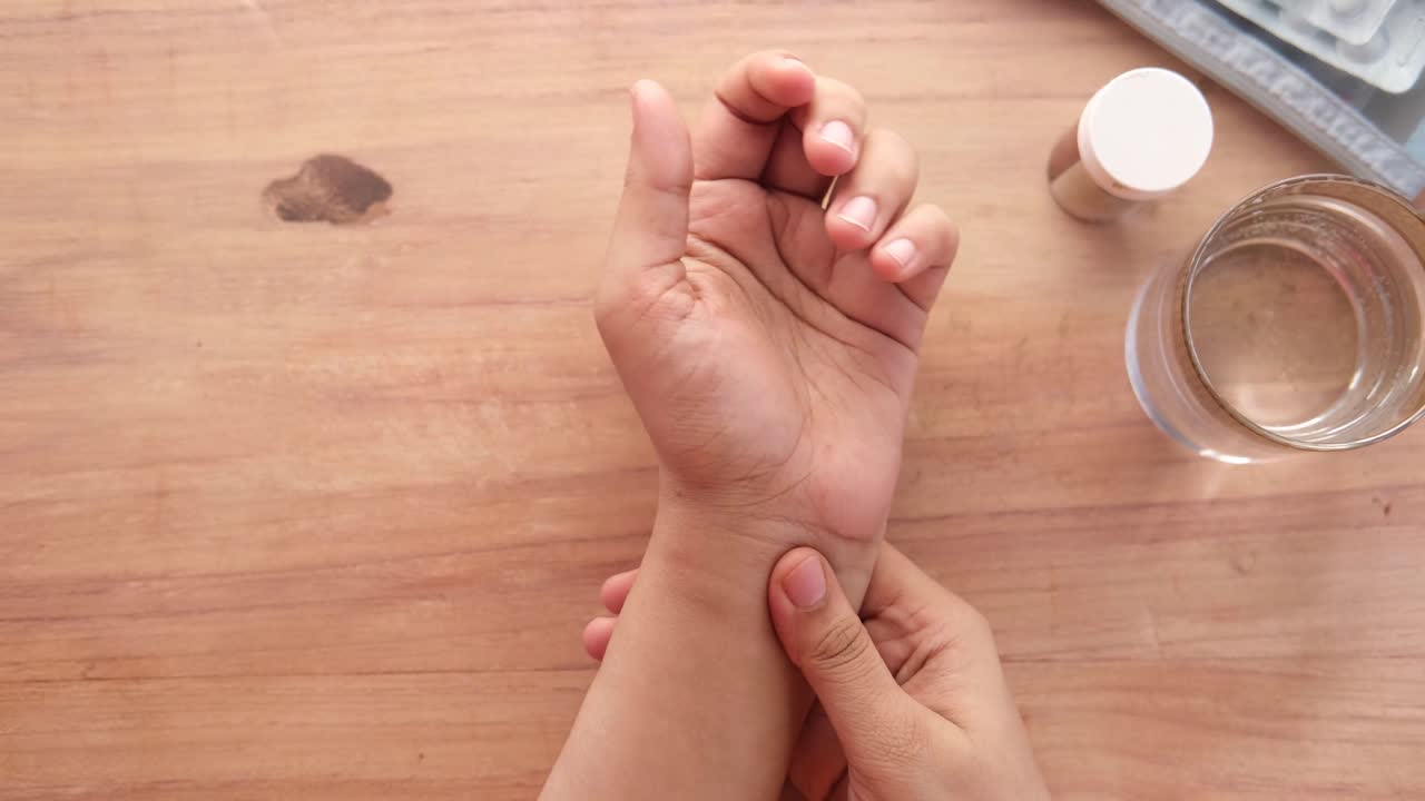 손목 통증 및 의료 용품