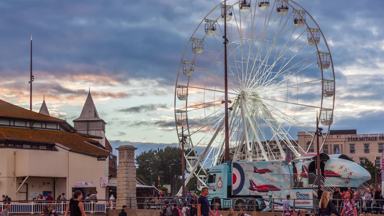 보른머스, 도, 영국에서 해변 카니발에서 페리스 의 4k 타임 스.