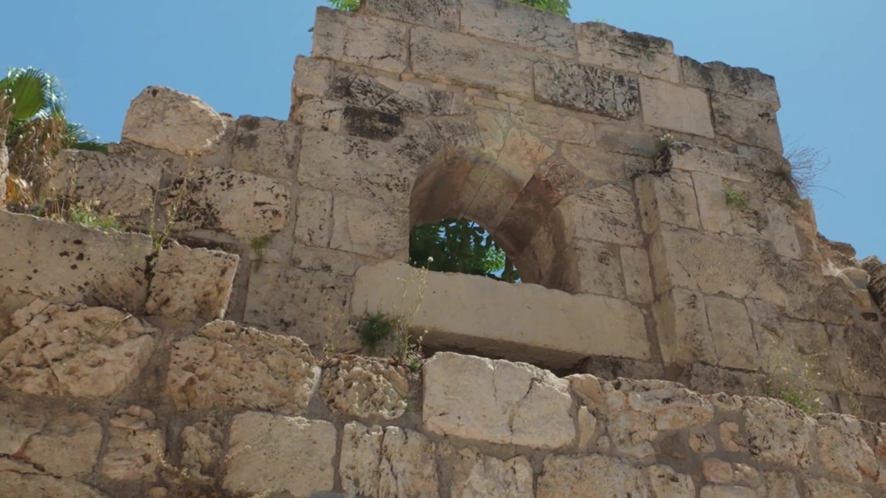 Antico muro del cardo romano nella Città Vecchia di Gerusalemme