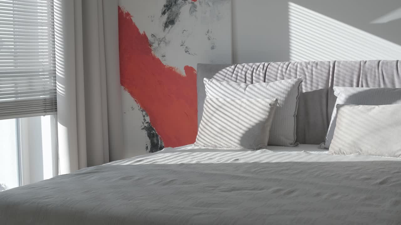 diseño y decoración de dormitorios interiores de lujo modernos. cama maestra de tamaño king.