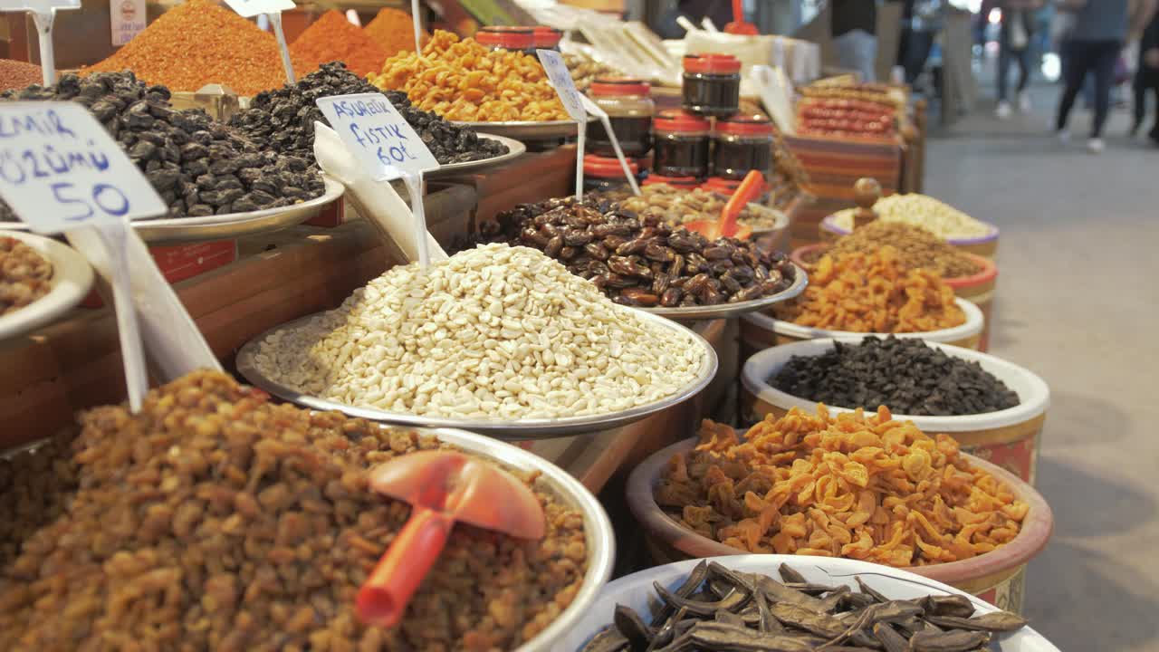 frutos secos a la venta en el bazar turco