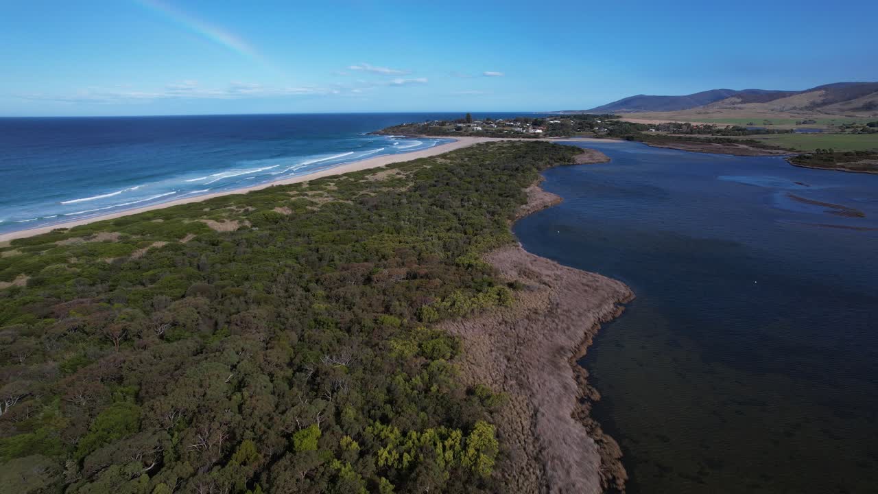 Scenery Of Henderson Lagoon And Steels Beach In Tasmania, Australia - Aerial Shot