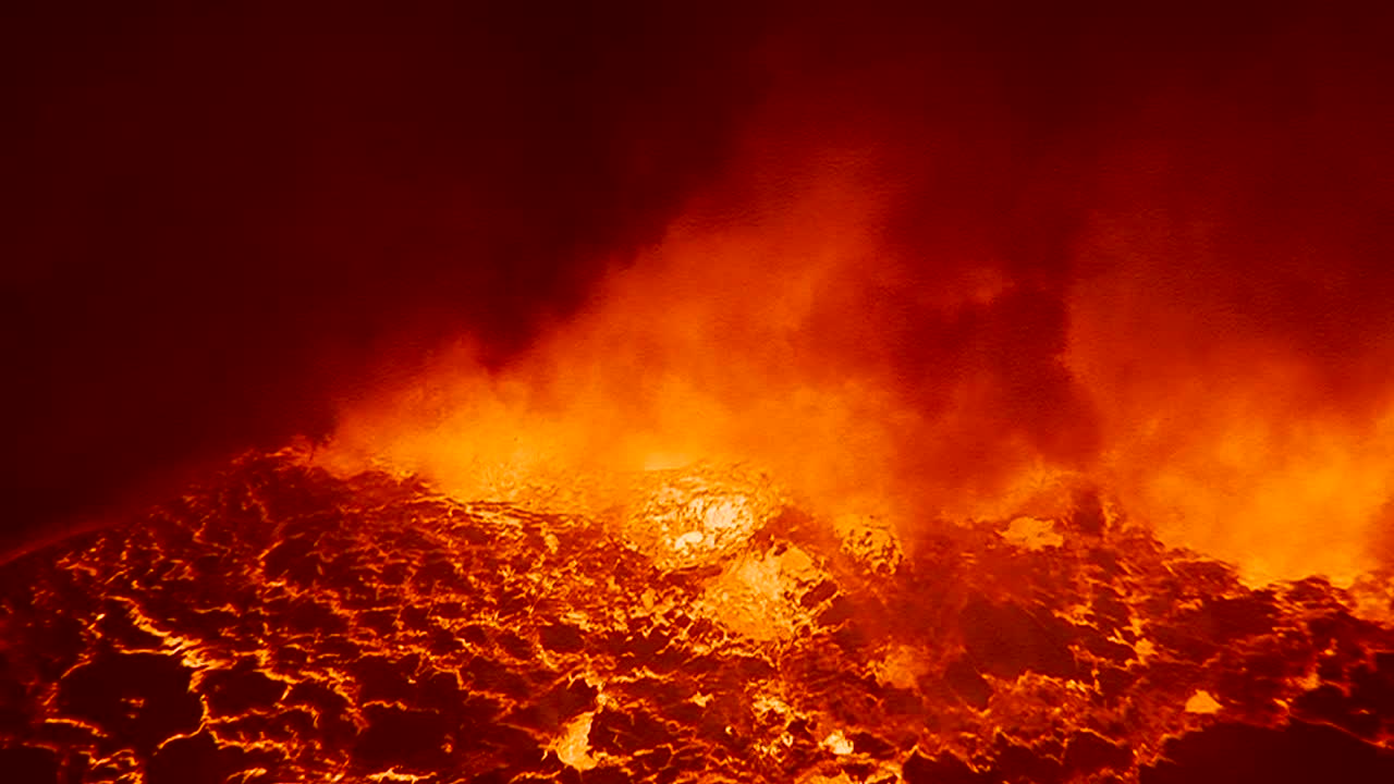 der spektakuläre vulkan nyiragongo bricht nachts in der demokratischen republik kongo aus 5