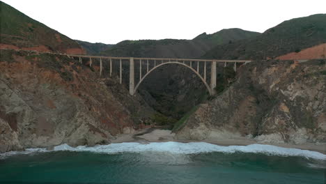 Puente-Bixby-En-Big-Sur-Al-Amanecer,-California