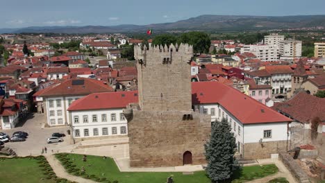 Mittelalterliche-Burg-Und-Stadt-Chaves,-Portugal