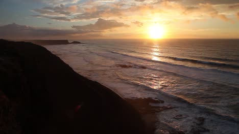 Sonnenuntergang-An-Den-Klippen-In-Portugal