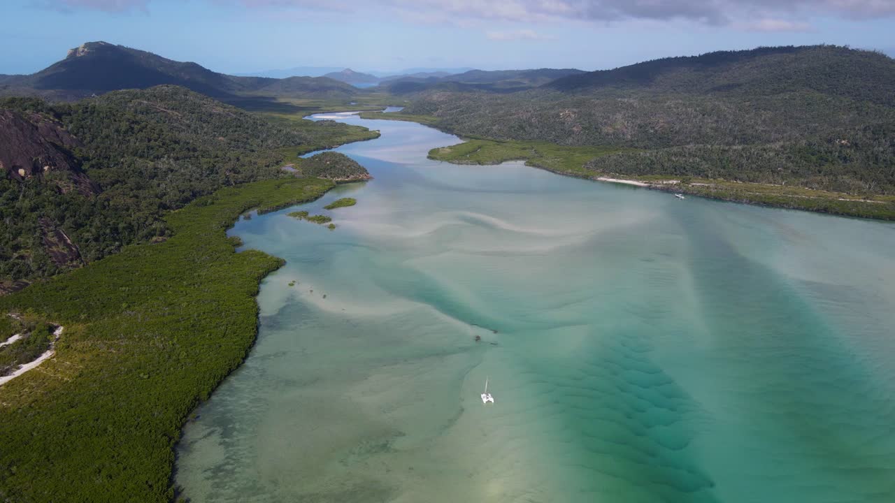 Veduta aerea di Hill Inlet e del Parco Nazionale delle Isole Whitsunday - Whitehaven Beach nel Queensland, Australia