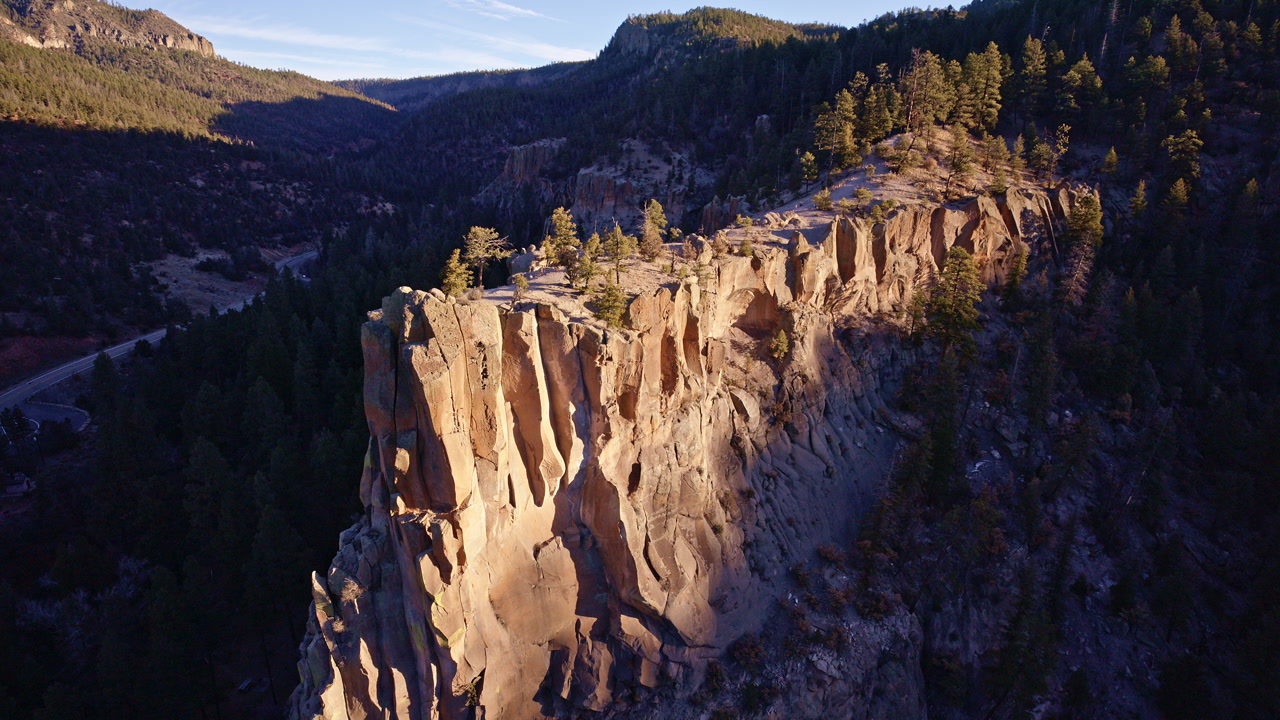 Drone footage showcasing vast canyon expanses near Los Alamos, New Mexico