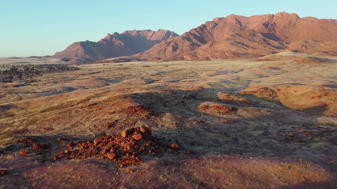 일출, 나미비아 brandberg 산의 아름다운 공중 풍경