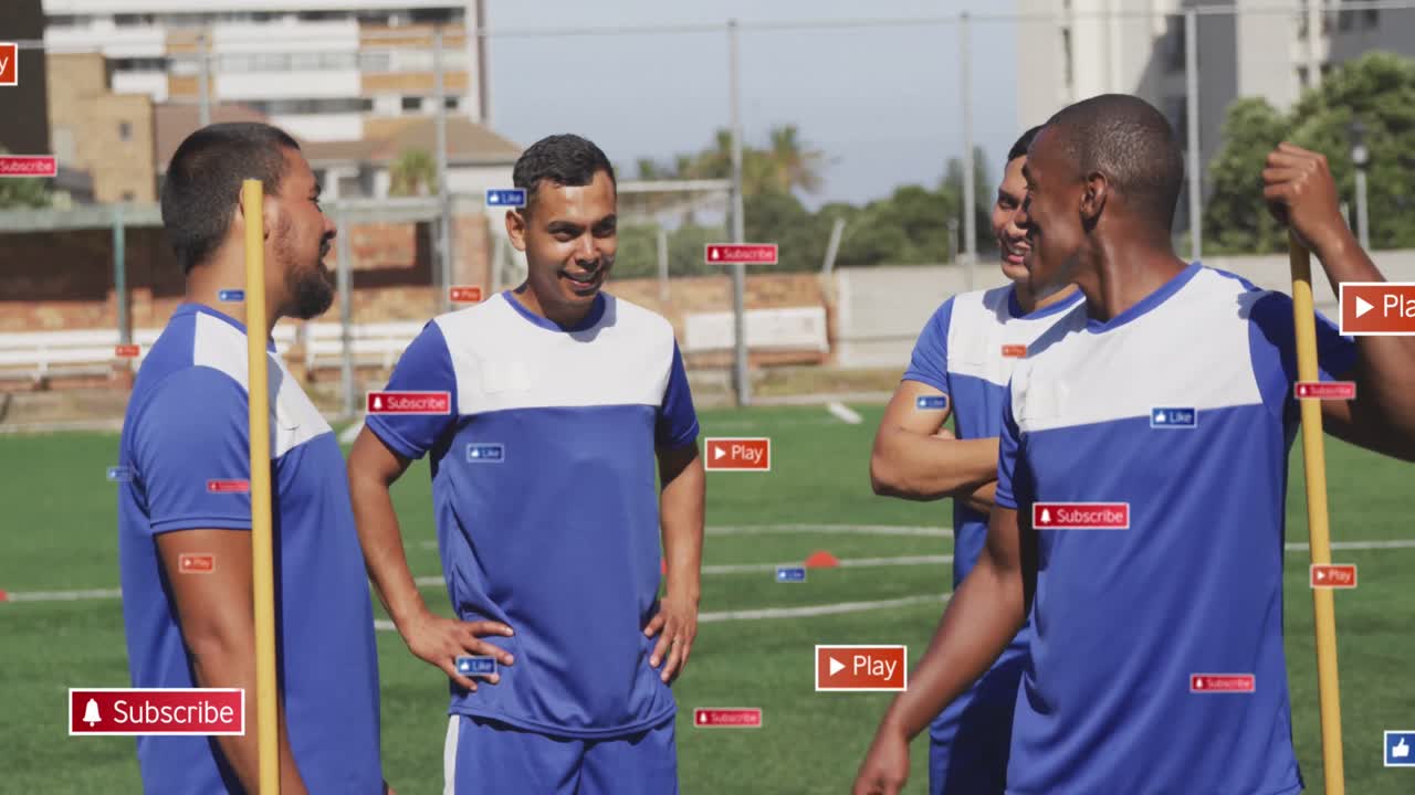 스포츠 경기장에서 토론하는 다양한 남성 축구 선수 팀에 대한 소셜 미디어 아이콘의 애니메이션