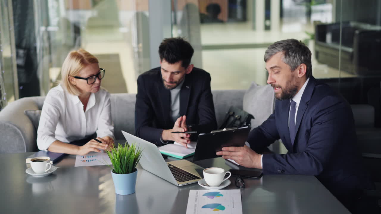 reunión del equipo de negocios