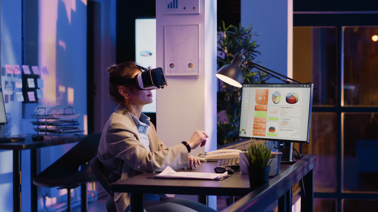 mujer de negocios usando auriculares vr en la oficina moderna