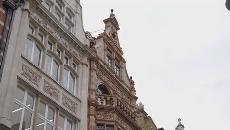 Cerca-De-Las-Fachadas-De-Los-Edificios-Georgiano-En-Mayfair,-Londres,-Gran-Bretaña.