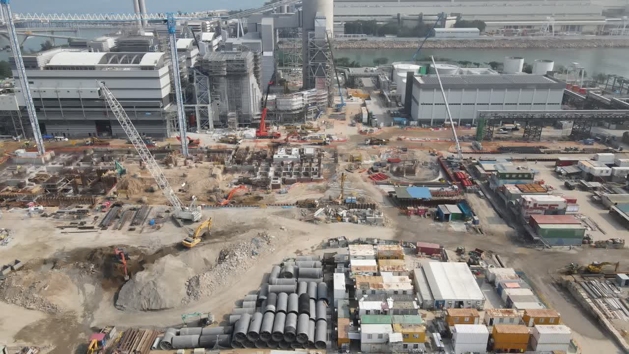 vista aérea del sitio de construcción de la planta de energía durante el día