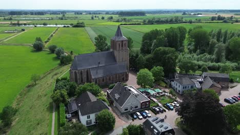 Iglesia-En-El-Viejo-Zevenaar,-Países-Bajos