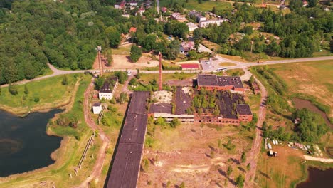 Pequeño-Pueblo-Tuja-Junto-Al-Mar