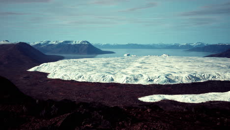 Vista-Del-Paisaje-De-La-Bahía-Del-Glaciar-De-Alaska