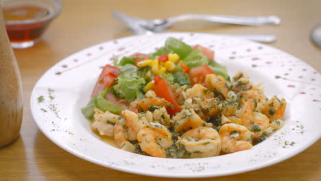 garlic shrimp with fresh salad, mediterranean