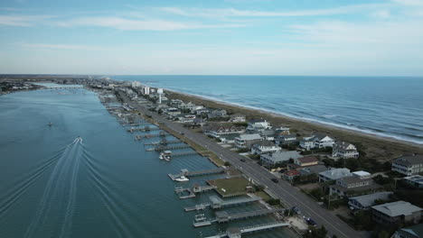 Hermosa-Vista-Aérea-Escénica-Sobre-La-Playa-De-Wrightsville,-Carolina-Del-Norte